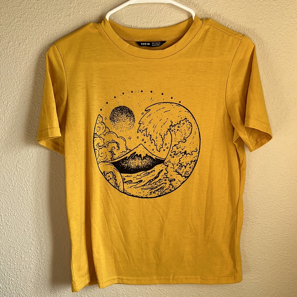 SHEIN Women’s graphic tee
